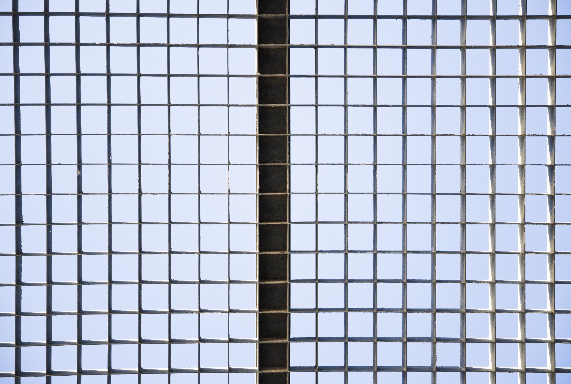 河北煤一、二期堆場(chǎng)防風(fēng)網(wǎng)防腐維護(hù)與現(xiàn)場(chǎng)補(bǔ)漆項(xiàng)目